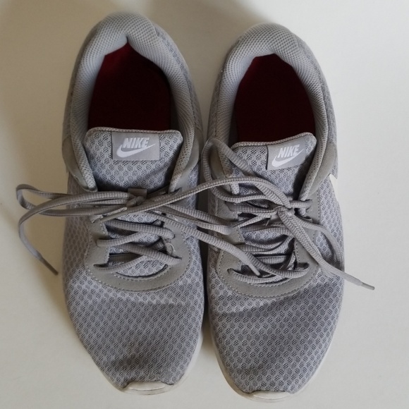 nike tanjun gray